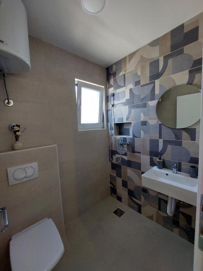 Danin Apartmani Bar Dış mekan fotoğraf