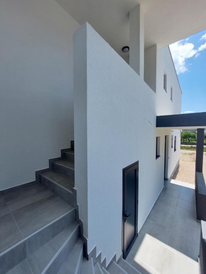 Danin Apartmani Bar Dış mekan fotoğraf