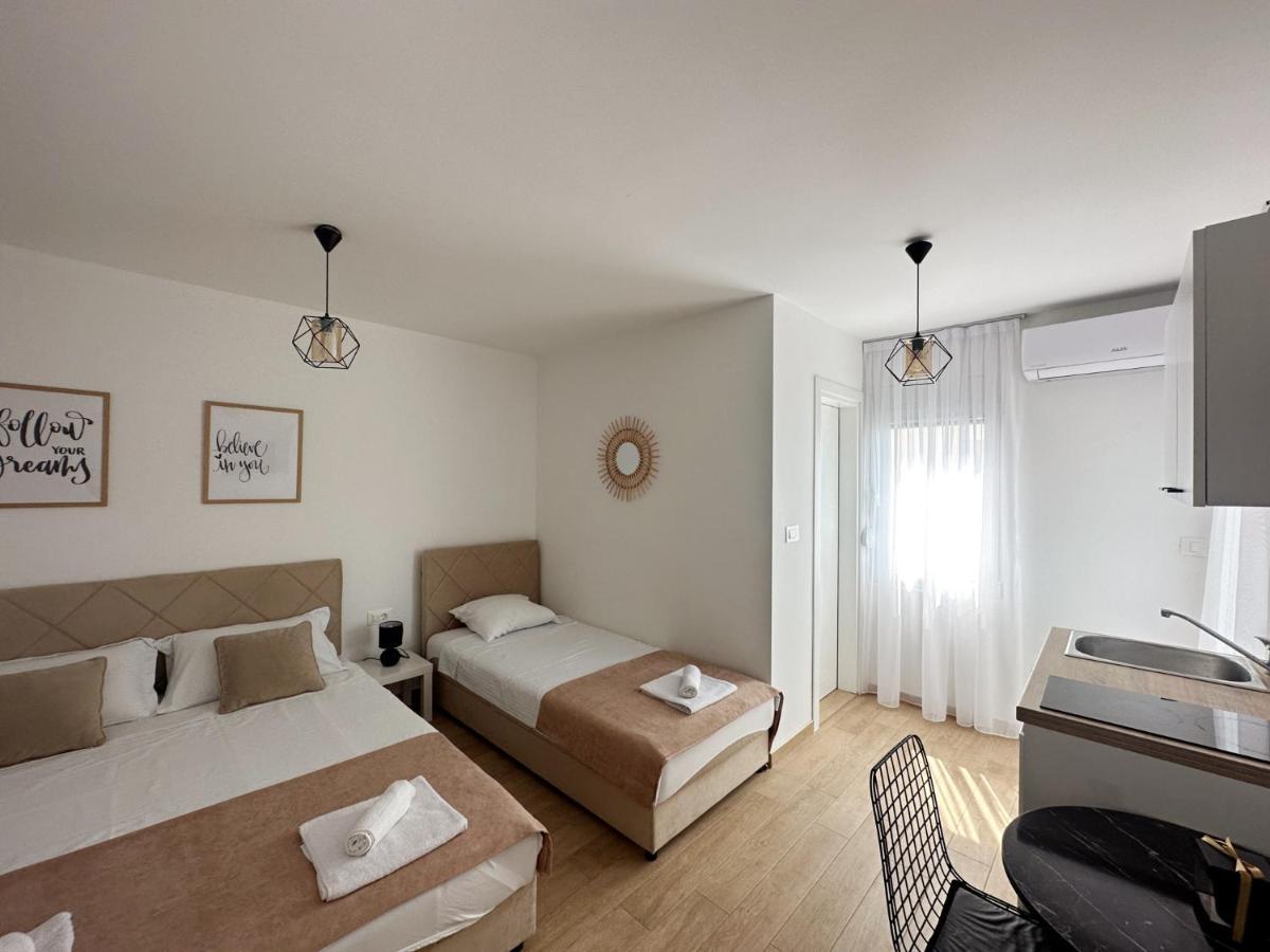 Danin Apartmani Bar Dış mekan fotoğraf