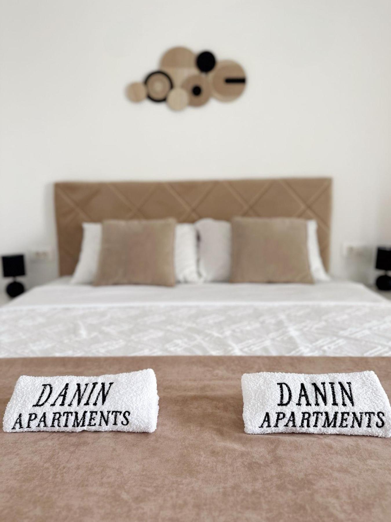 Danin Apartmani Bar Dış mekan fotoğraf