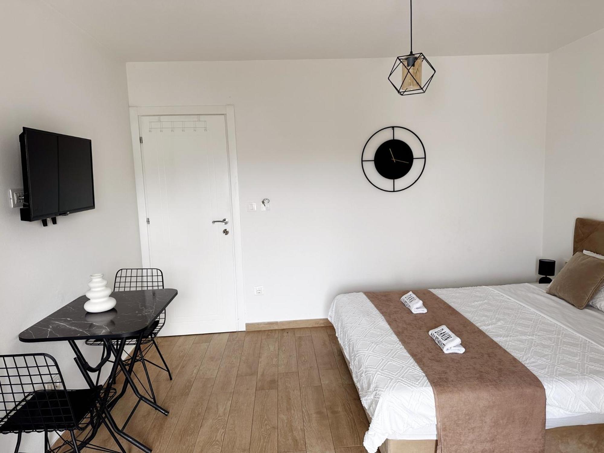Danin Apartmani Bar Dış mekan fotoğraf