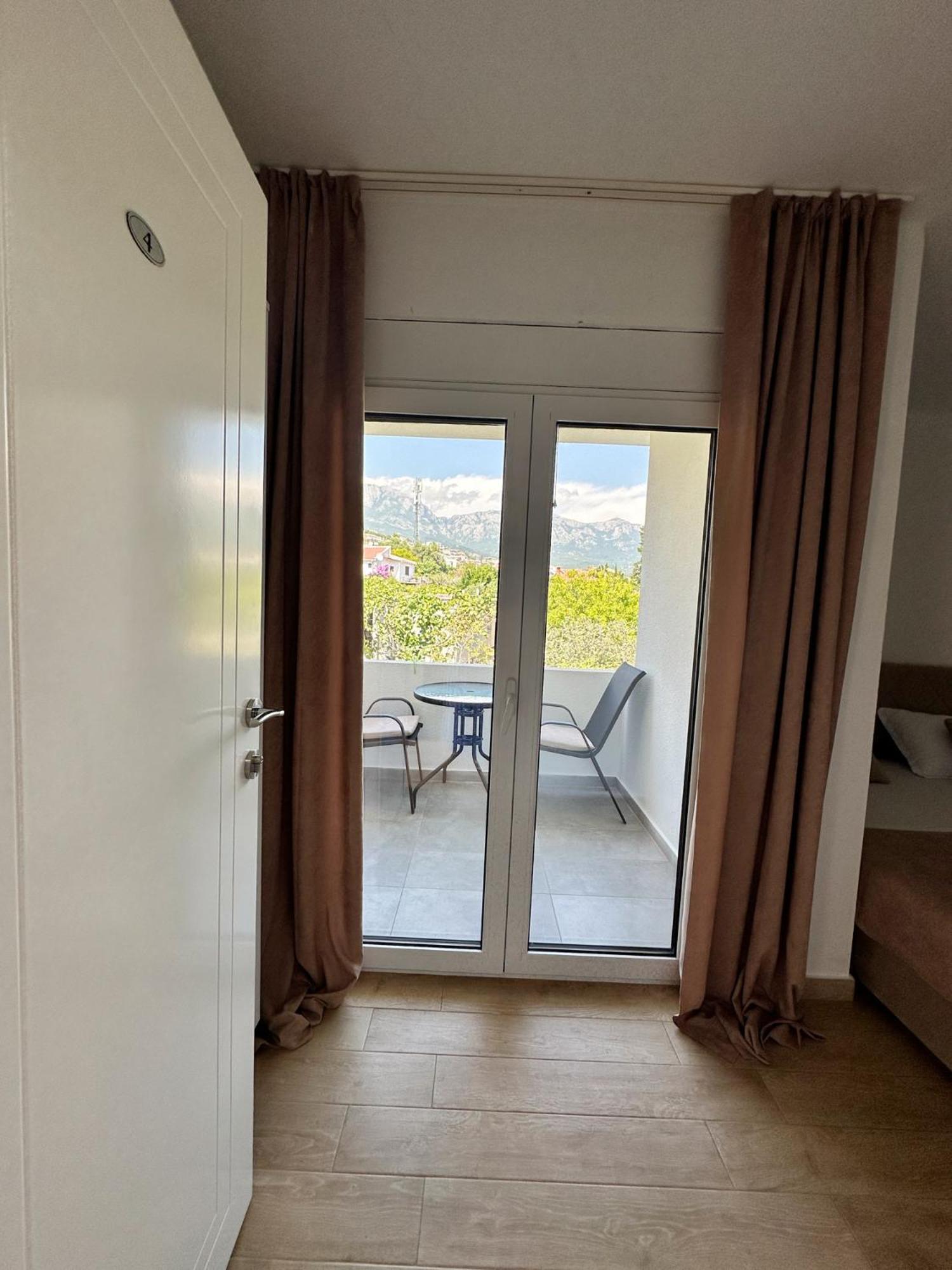 Danin Apartmani Bar Dış mekan fotoğraf